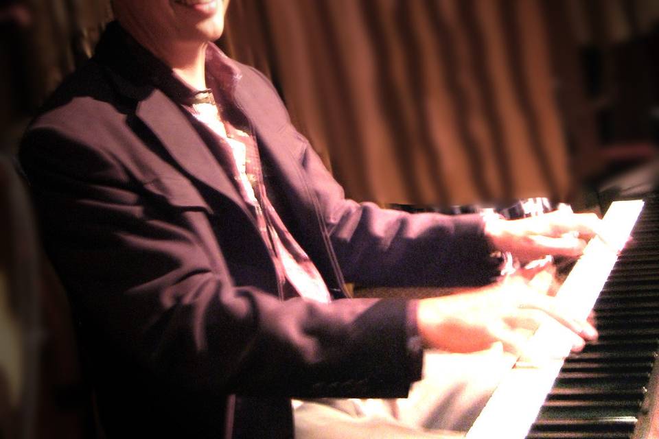 Noam Eisen - Wedding Pianist, Singer