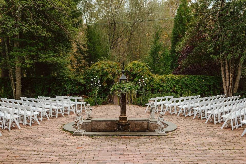 Courtyard ceremony setup