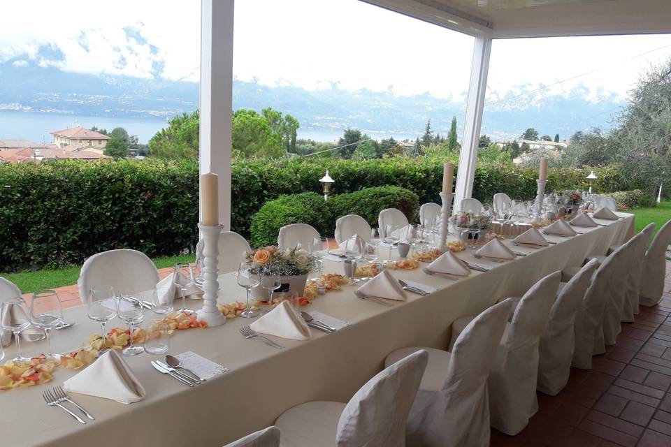 Head table setup