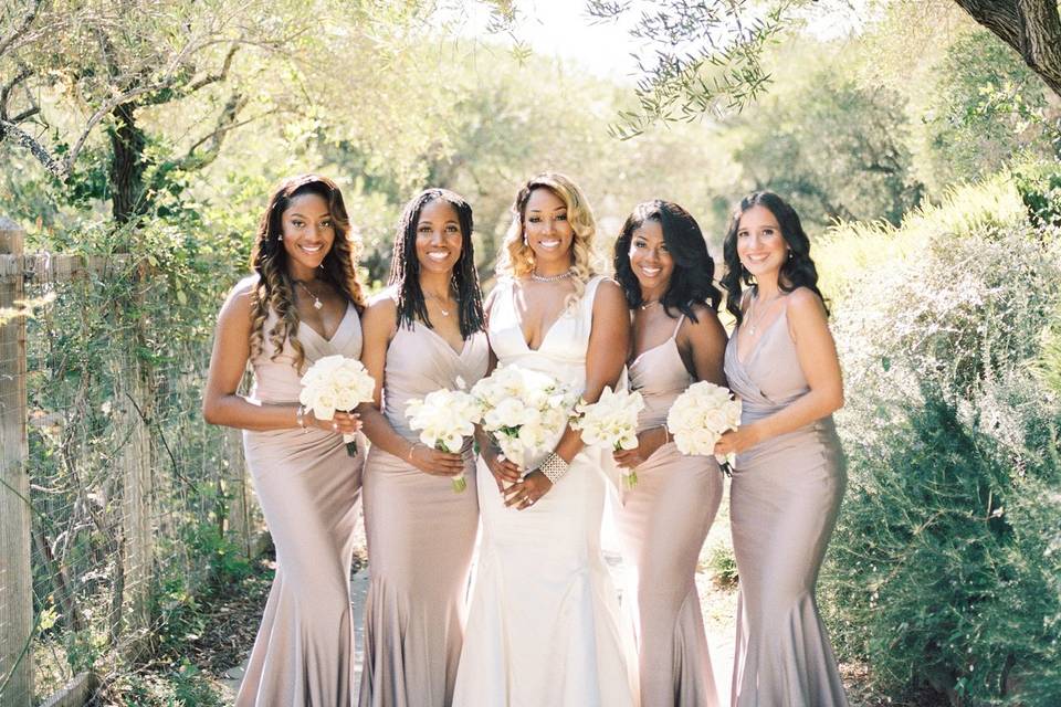 Glowing Bridal Party in Napa