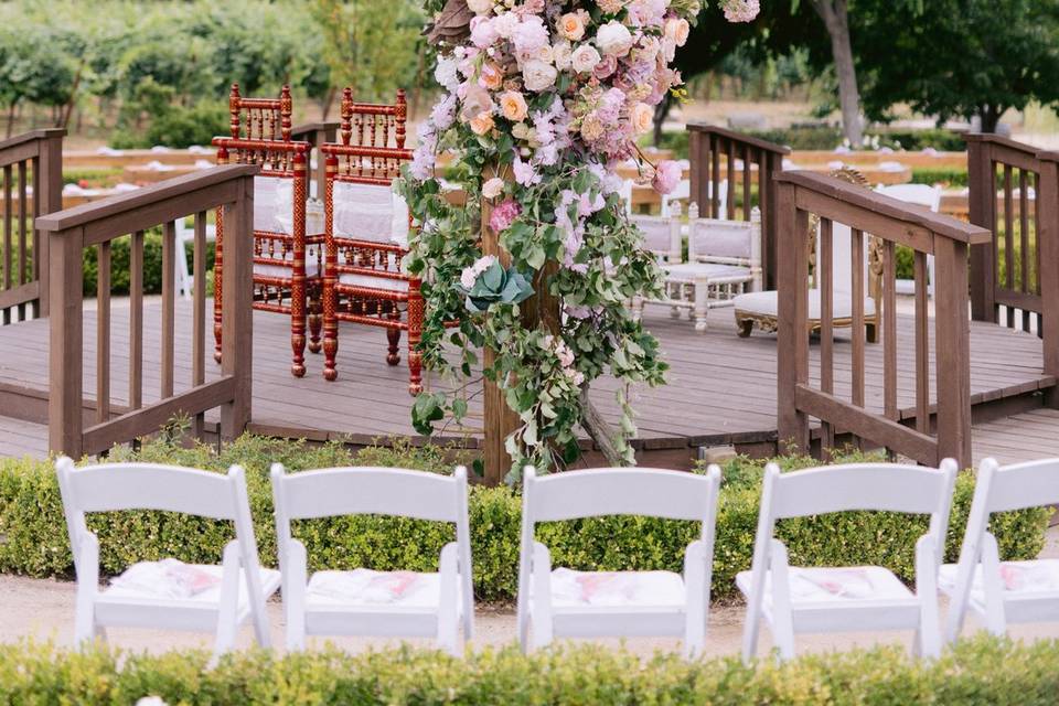 Floras in the Ceremony Space