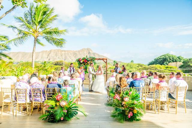 The Leahi Room & Lanai by Deck