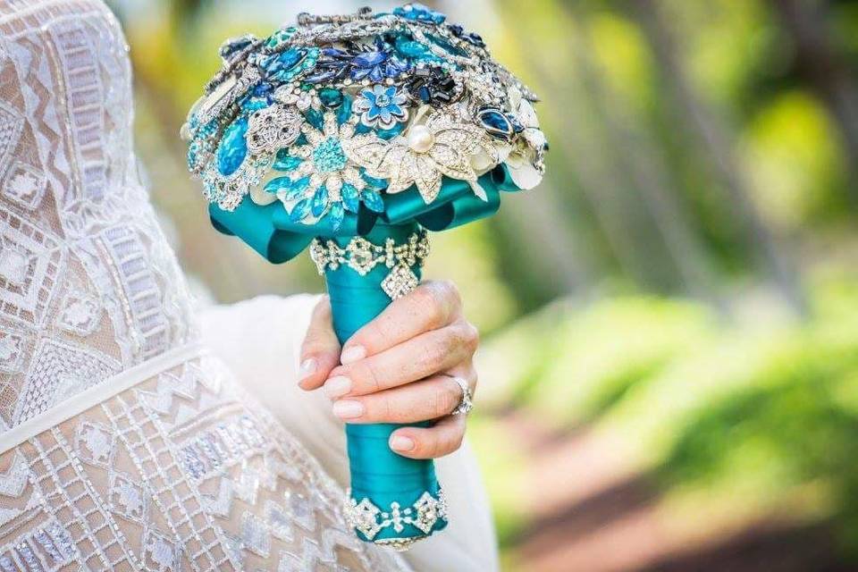 Cascading Brooch Bouquet