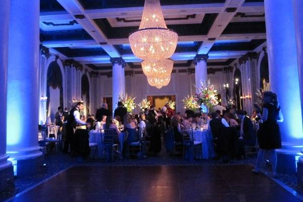 Uplights are the perfect way to highlight your favorite features in a room- like the beautiful columns here at the Jefferson Hotel.