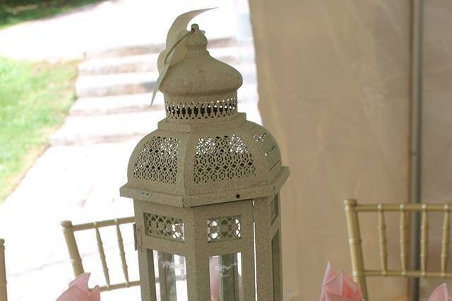 Dainty table centerpiece