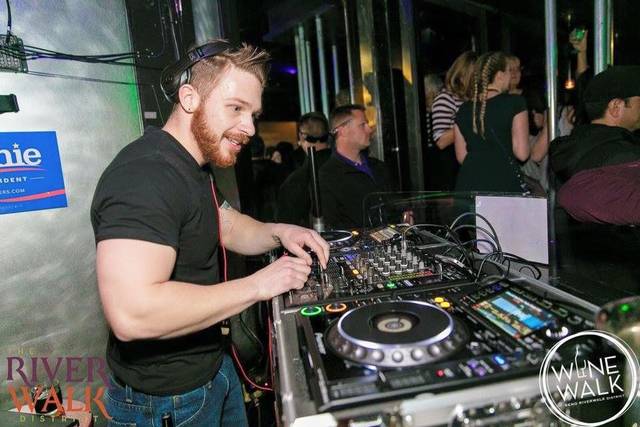 Dj equipment