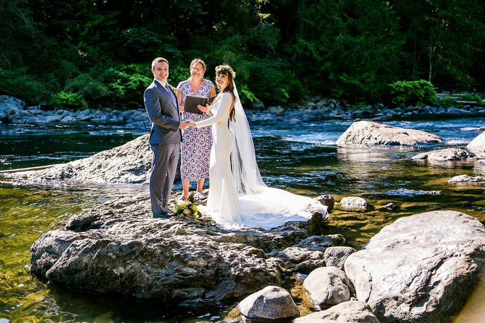 Snoqualmie River elopement