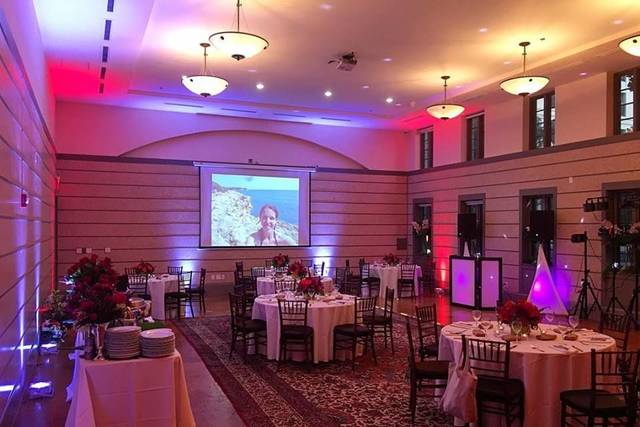 Full room up lighting