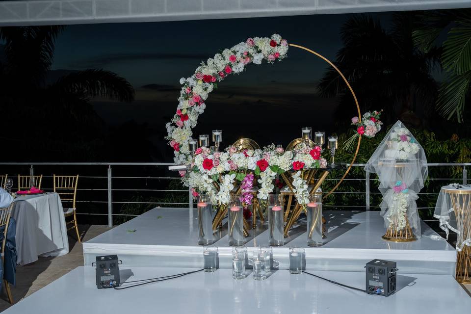 Sweetheart table Setup