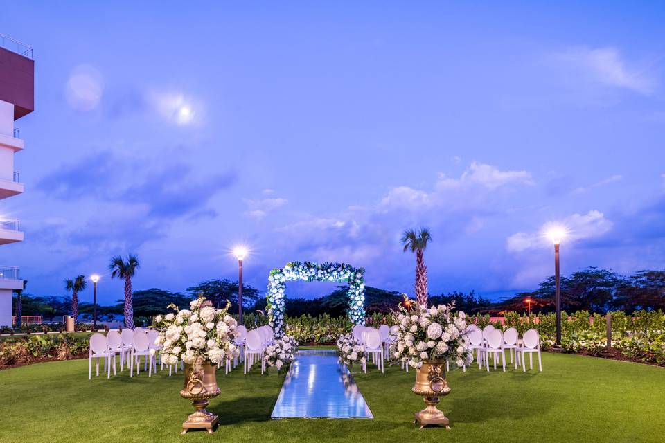 Lawn area wedding setup