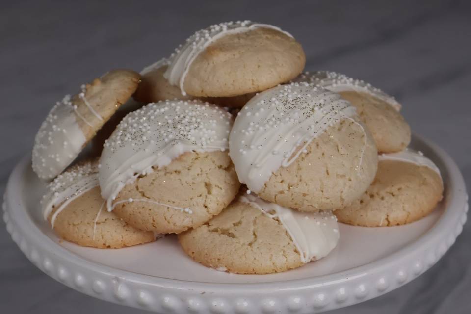 Dipped macaroons