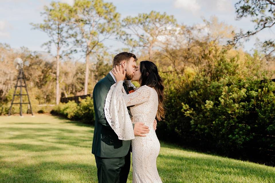 The Barn at Hidden Oaks Elope