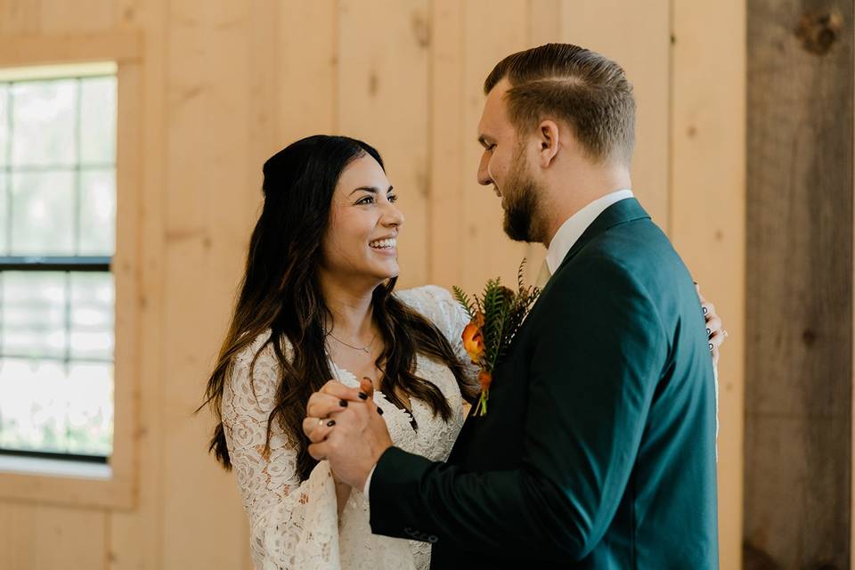 The Barn at Hidden Oaks Elope