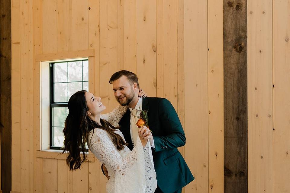 The Barn at Hidden Oaks Elope
