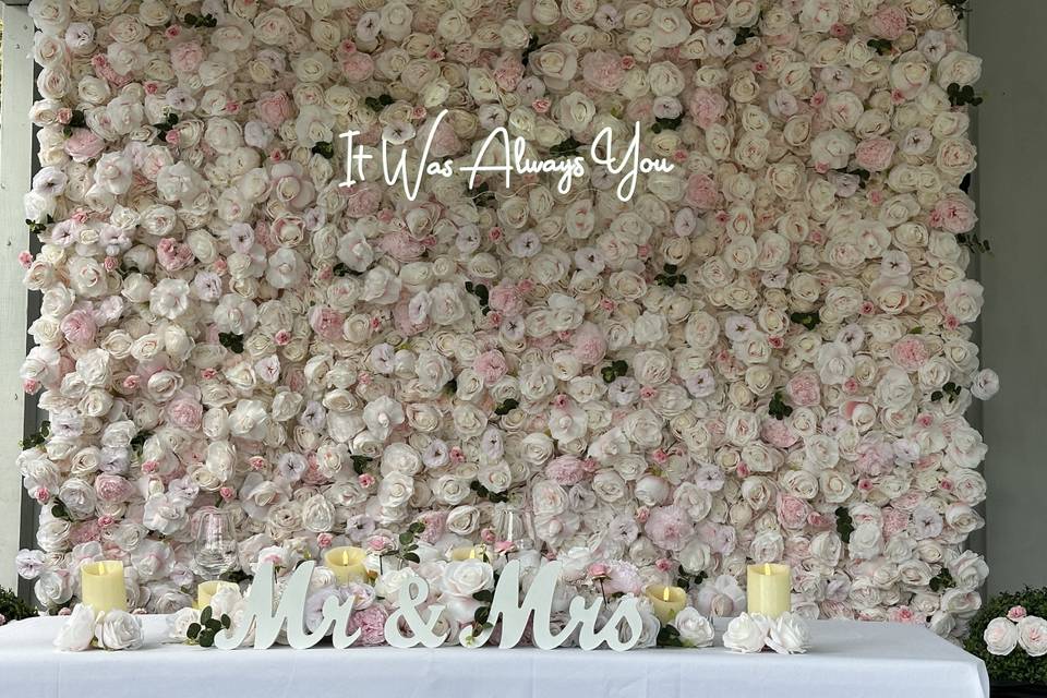 Aurora flower wall
