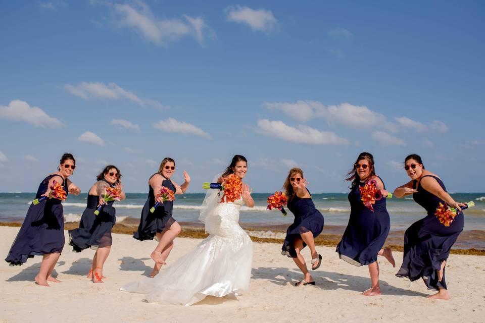 Bridemaids photo on the beach