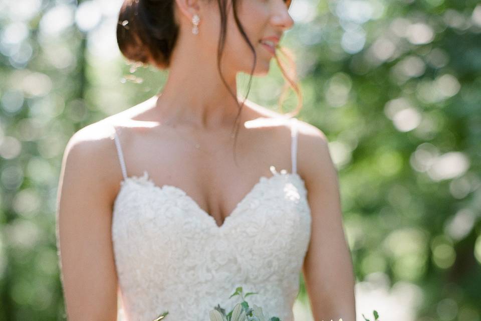 The bride holding a bouquet