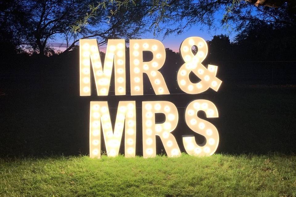 Mr & Mrs