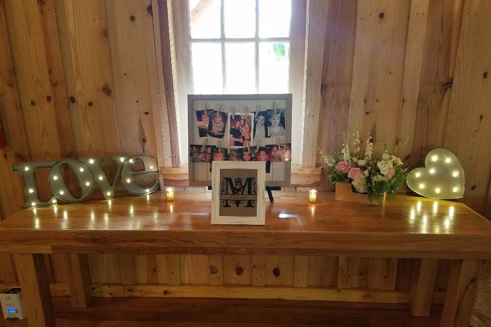 Couples' display table