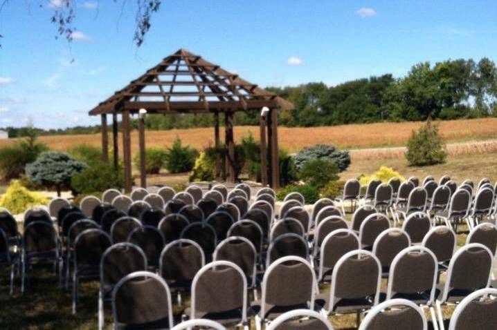 Simple outdoor ceremony setup