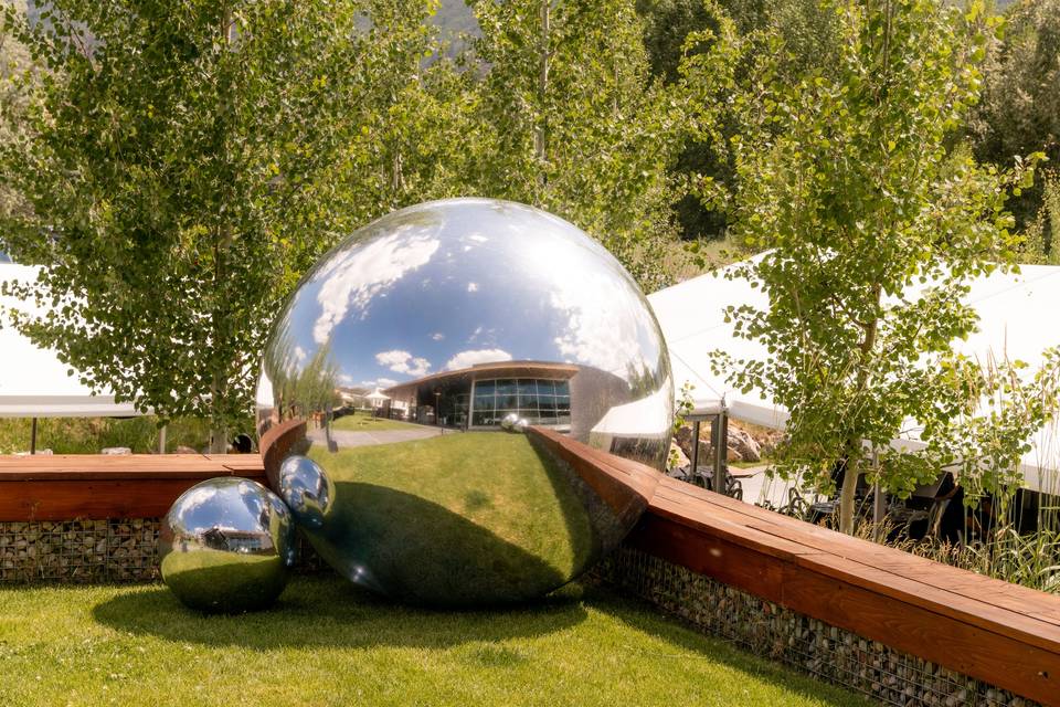 Big Shiny Balls avail for rent
