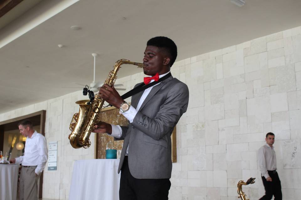 Lee's sentimental saxophone music - Ceremony Music - Montego Bay, JM -  WeddingWire
