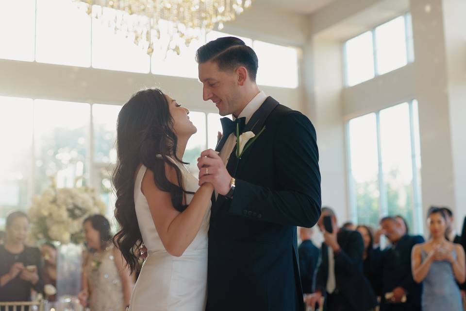 San & Kenny's first dance