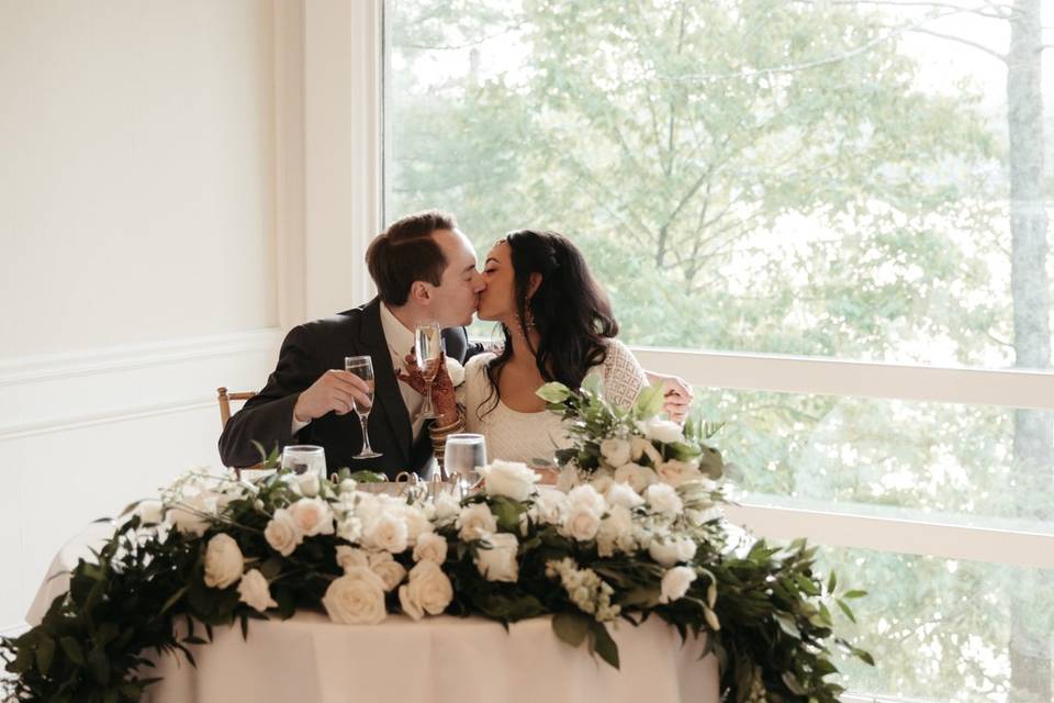 Tree Top Sweetheart Table