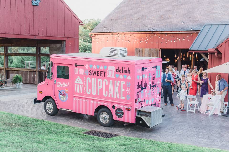 Cupcake Truck & guests