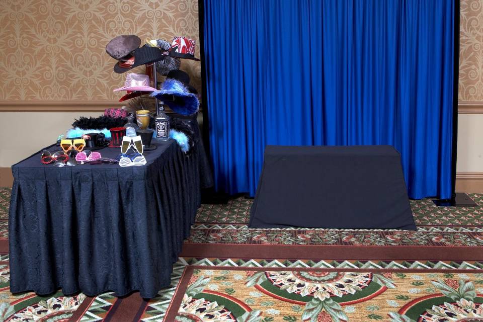 Electric Blue Velvet Backdrop 6' by 6' Velvet Backdrop (fits up to 15 adults)