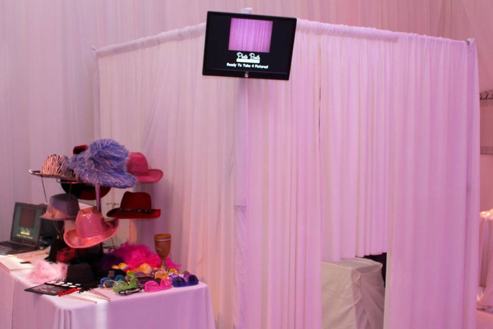 Elegant Ivory Velvet Photo Booth 6' by 6' Velvet Booth (fits up to 15 adults)