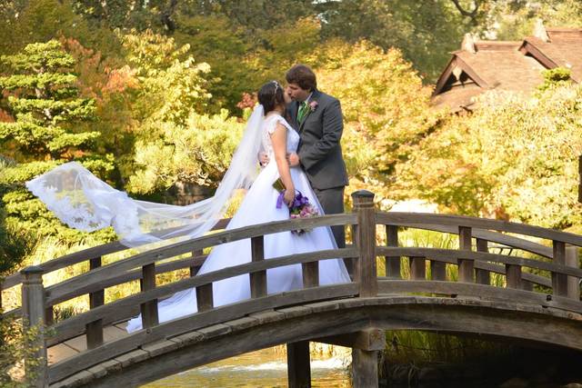 Japanese garden bridge wind