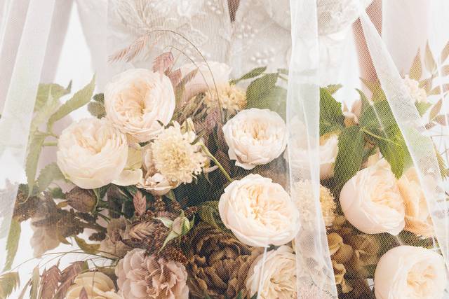 A Bride & her bouquet