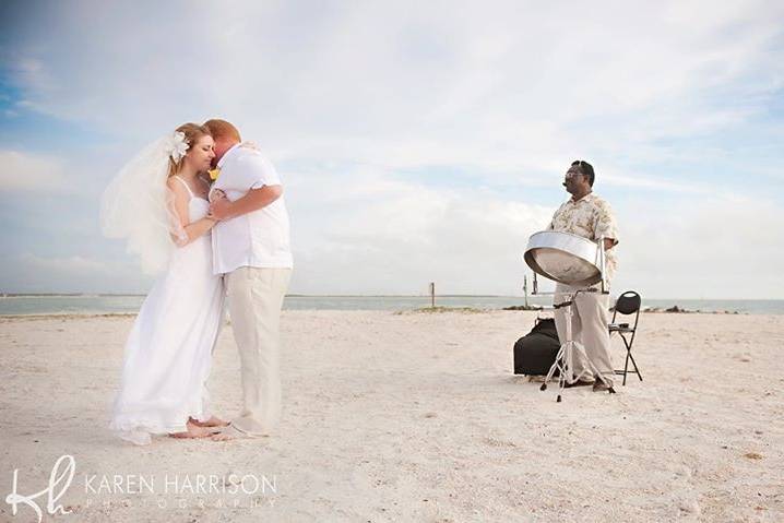 Steel Drum Player at beach wedding ceremony in Honeymoon Island State Park, Dunedin FL.Also service St Petersburg, Tampa, Clearwater, Sarasota and many more Florida Cities.