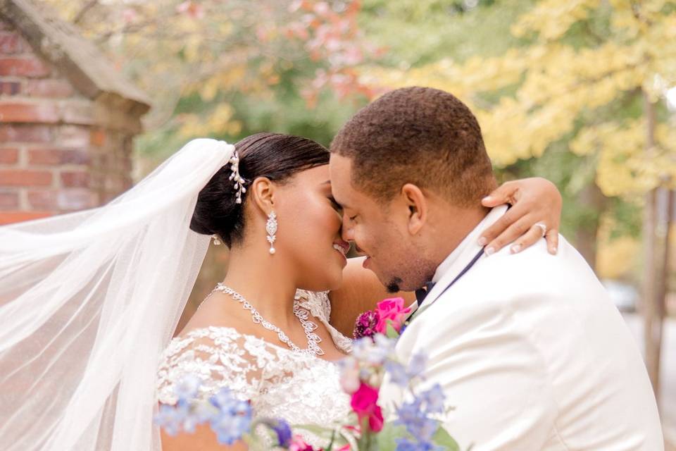 Love the veil!