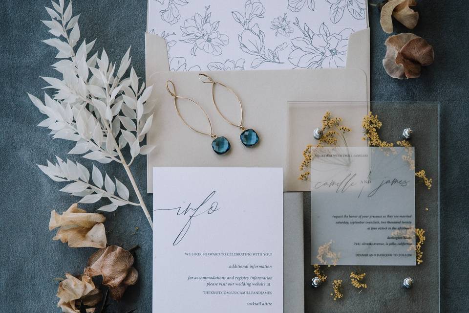 Acrylic invitation +  florals