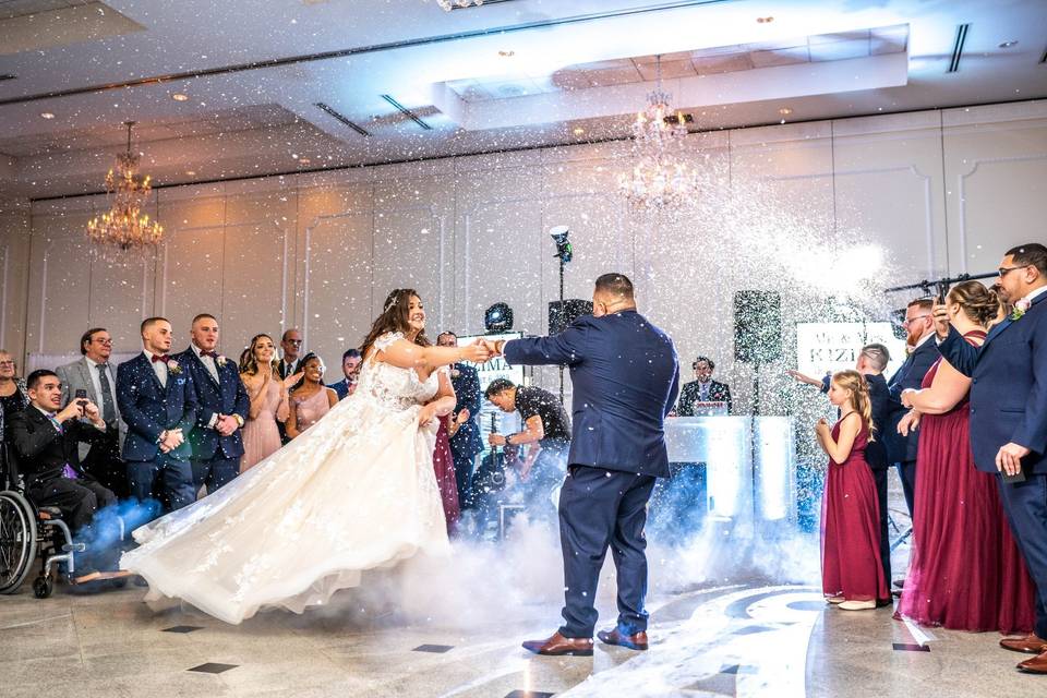 Memorable first dances!