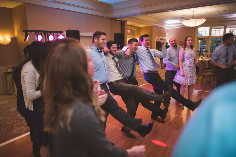 Line dance | Photo credit: divno photograph