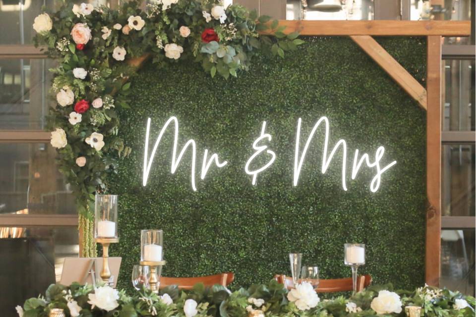 Mr and Mrs signage