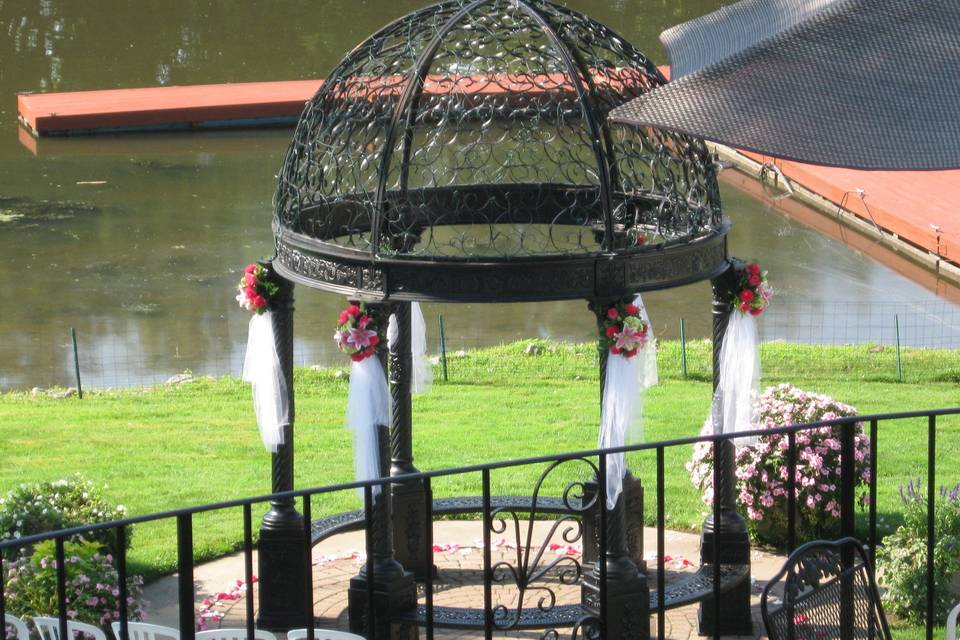 Floral gazebo decor