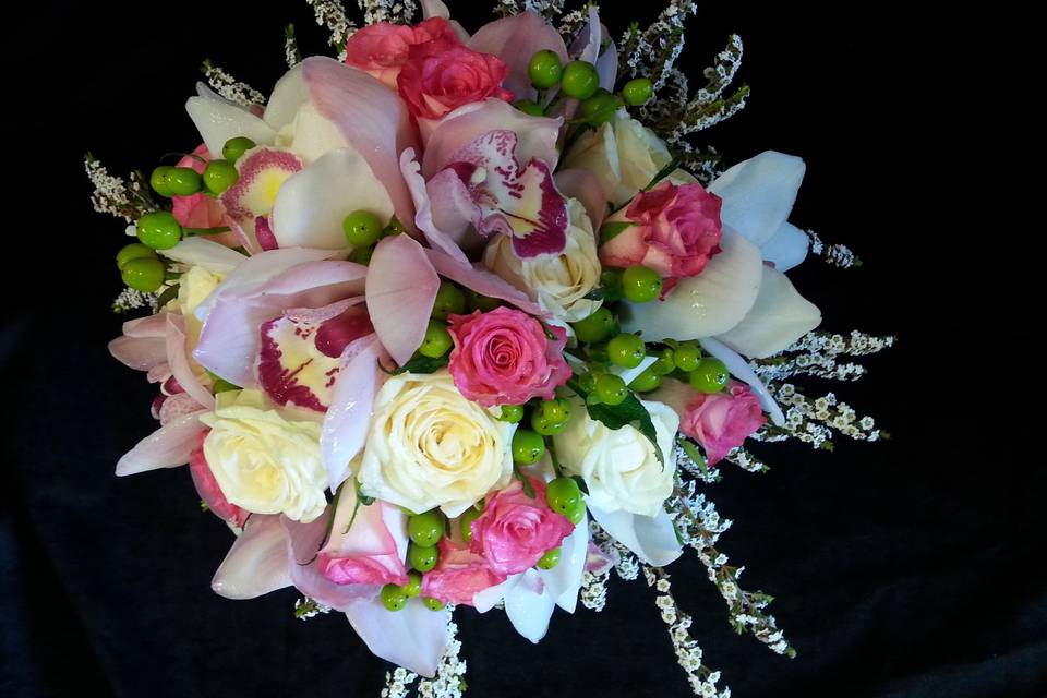 White and pink bouquet