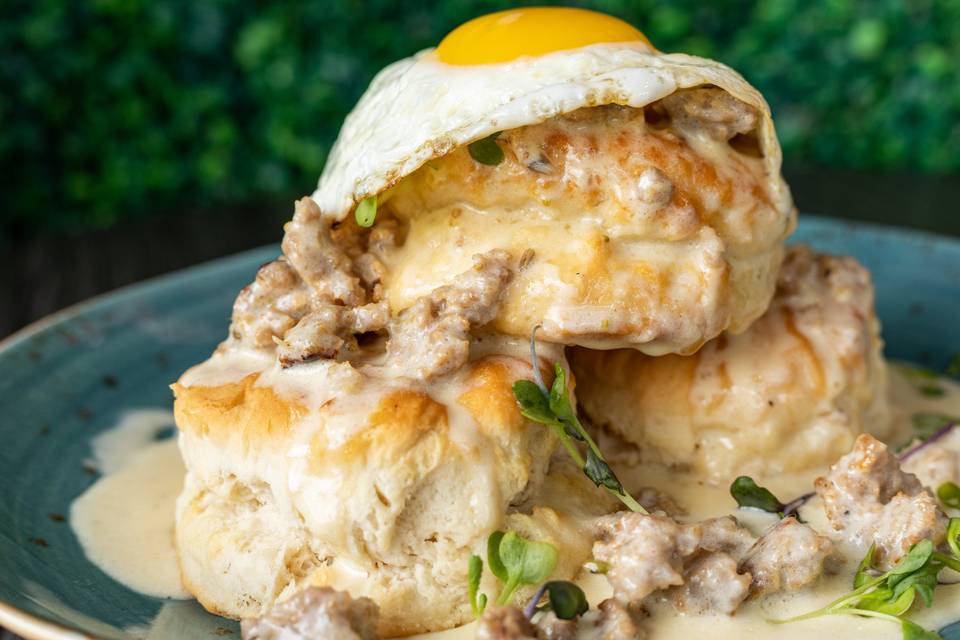 Biscuit and gravy