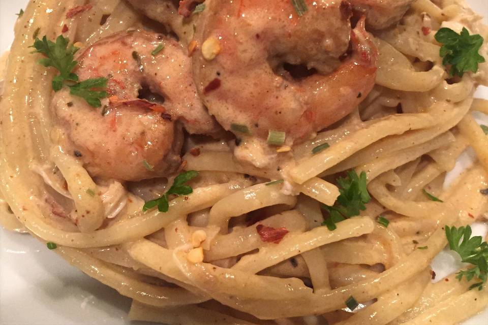 Spicy shrimp linguine