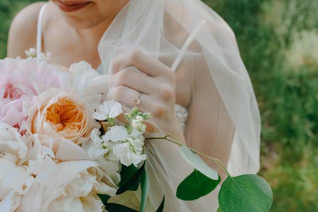 Shelley's Flowers & Gifts