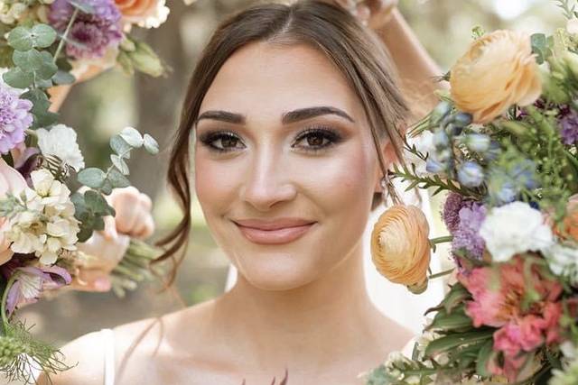 Neutral glam bridal makeup
