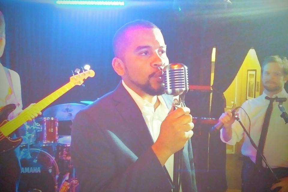 Steady Eddy and the Shakers