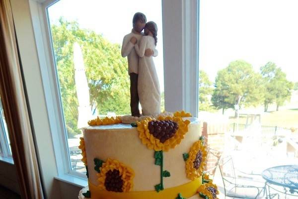 Sunflower wedding cake