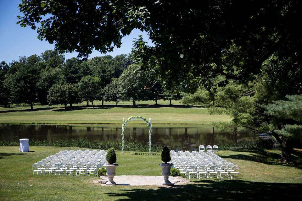 Lakeview Arbor on the Lawn