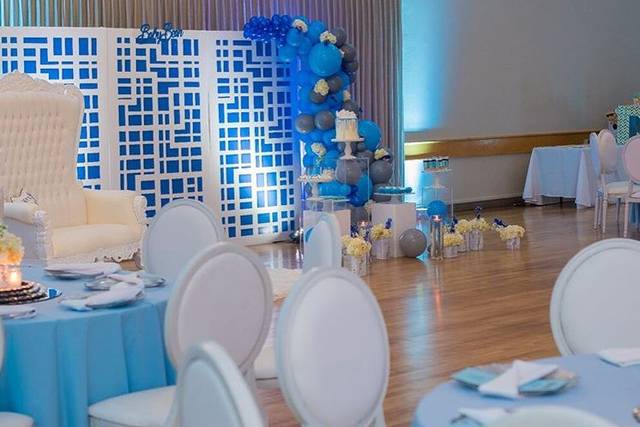 Lush Couture Events - blue and white decor