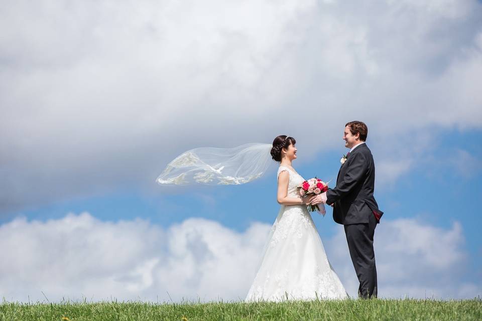 With the Breeze Sweeping the Veil Away - Emily Jia Photography